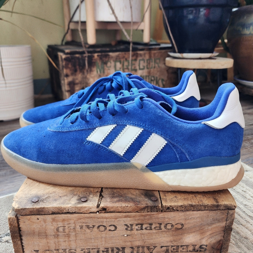 Size 10 blue Adidas sneakers. - Picture 2 of 3